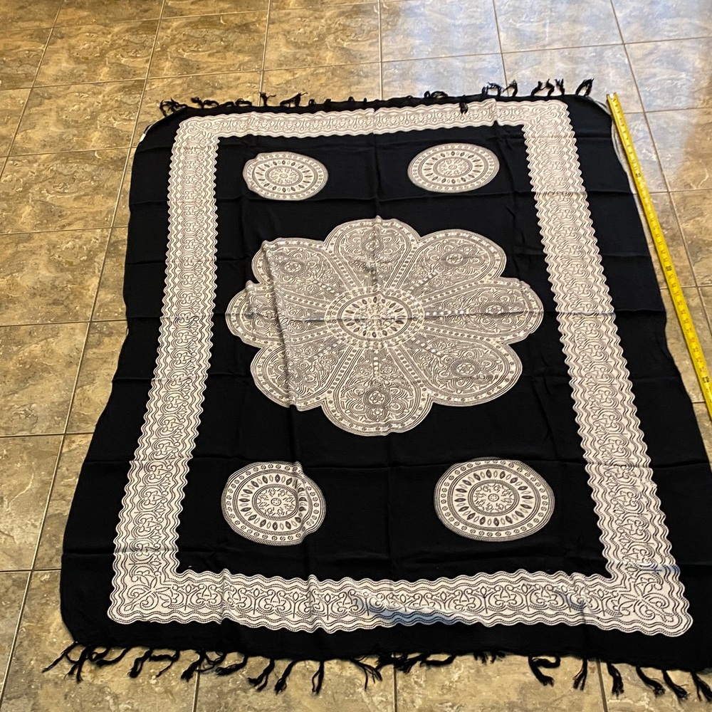 Black and White Mandala wrap